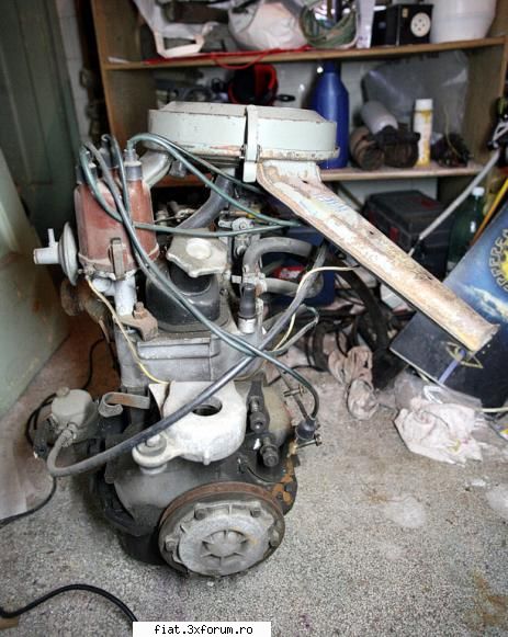 Vand piese FIAT 850 - motor complet + cutie + ce mai vine prin jurul - Bursa