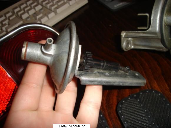Vand piese Fiat 1300 - Avans vacumatic nou-40 lei - Bursa