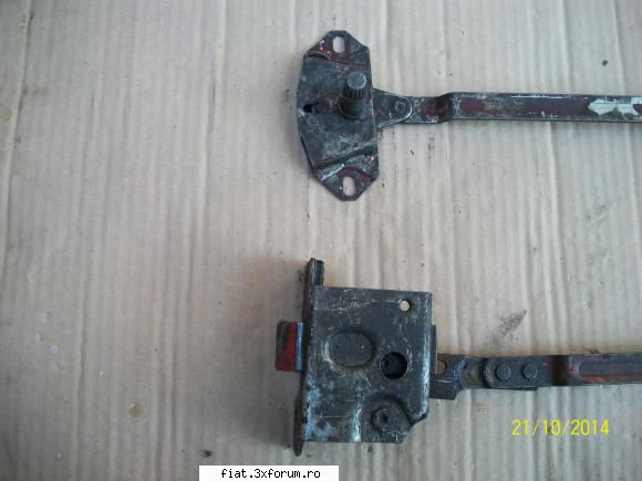Vand piese Fiat 600 - Lampa numar perfect functionala. Pret 150 lei - Club Fiat 500 & 600