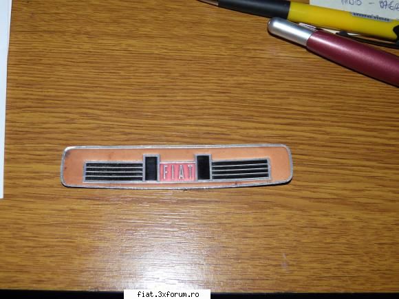 Vand piese Fiat 850 - logo de bord - 15 lei - Bursa
