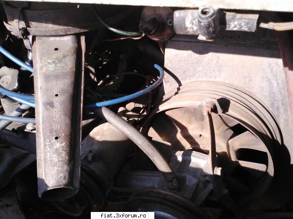 Vand piese Fiat 850 - La motor nu se vede mare lucru. Cert e ca era - Club Fiat 850