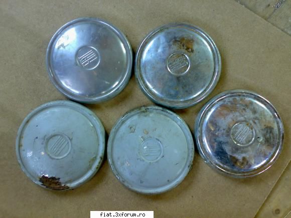 Vand piese Fiat 850 an 1967 - uite si capacele de roti,trebuiesc - Bursa