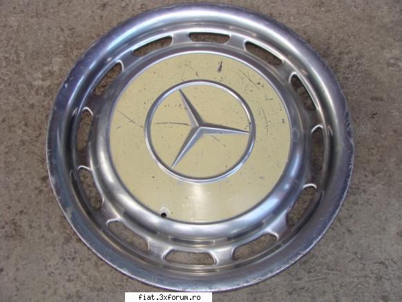 Vand piese pentru diferite masini/motociclete - capac roata Mercedes pret:30 lei - Anunturi