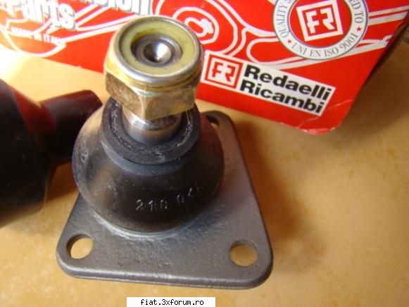 Vand pompa de benzina Ford Taunus - Pun inca o pza cu pivotul sa vedeti mai bine - Anunturi
