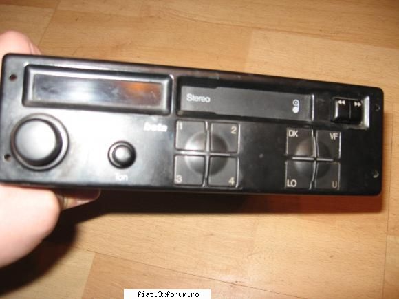 Vand radio-casetofon Audi (Philips Beta II) - Stare buna, complet. 70 lei PM sau Detalii - Anunturi