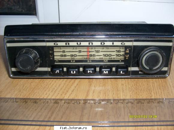 vand radio auto grundig, stare estetica buna, nu stiu daca e nu l-am probat. pret 50 lei + taxe de