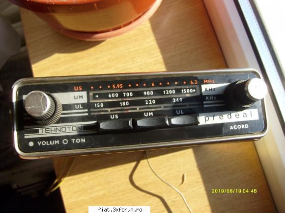Vand radio auto Predeal - Vand radio auto Predeal, stare estetica buna. Nu - Anunturi