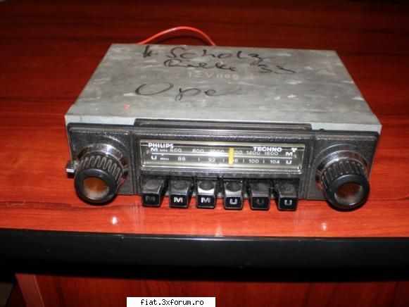 Vand radiouri auto - Radio Philips Techno - 60 lei - Vandut - Anunturi