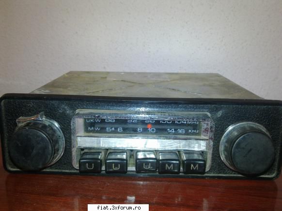 Vand radiouri auto - Universum - 70 lei - Anunturi