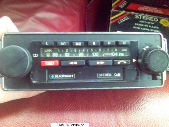 Vand radiouri auto vechi - Radiocasetofon Blaupunkt Stereo. Are 4 iesiri - Bursa
