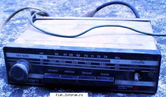 Vand radiouri auto vechi - vand. radio unitra. functionabil. nu am cautat - Bursa