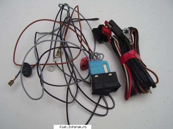 Vand set proiectoare ceata Ford - ova772007 - Anunturi