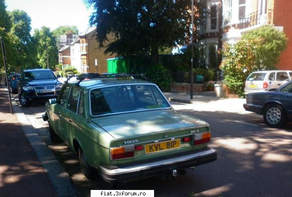 Vazute in cartier! - Un Volvo din 1976 care e folosit zilnic. Mie asta - Classic corner