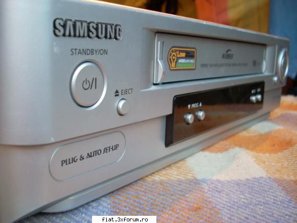 Videorecorder VHS SAMSUNG - Adaug un videorecorder VHS marca SAMSUNG Aspect - Anunturi