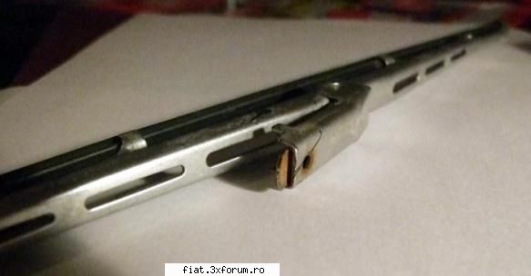 Vind 2 stergatoare de 33 cm - Latimea lamei care trebuie sa intre in stergator - Bursa