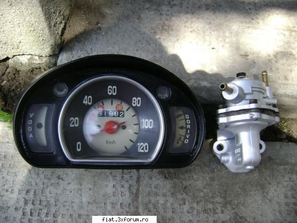 Zastava 750 in curs de reconditionare ;) - Iata si rezultatul impreuna cu o pompa de benzina - Alte marci