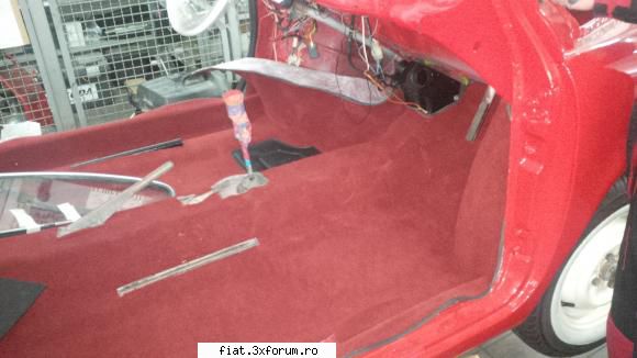 a inceput sa prinda viata - si inca una cu mocheta - Club Fiat 500 & 600