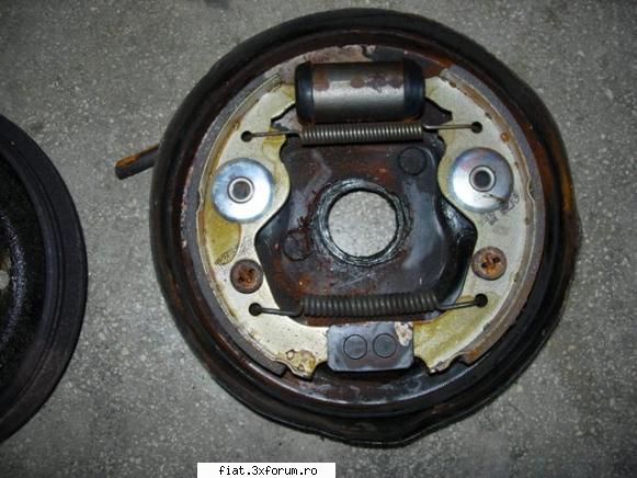 ansamblu frinare fata fiat 126(ca nou) - Vind ansamblu frinare fata pentru Fiat 126 in - Bursa