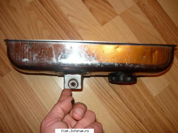 capac culbutori,toba motoreta ,sigla R etc - capac culbutori este de dacia 70 lei vindut - Anunturi