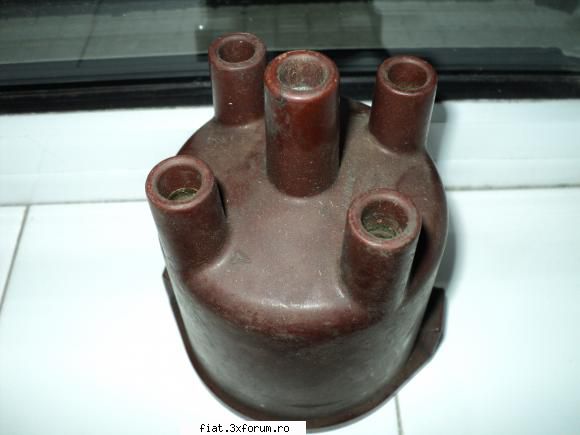 capac delco Fiat 1300 + butoane Fiat 1300 - capac delco Fiat 1300 Magneti Marelli - 40 RON nu - Bursa