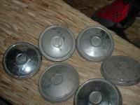 cateva piese fiat 850 - capac roata 10lei mai sunt 3 - Bursa