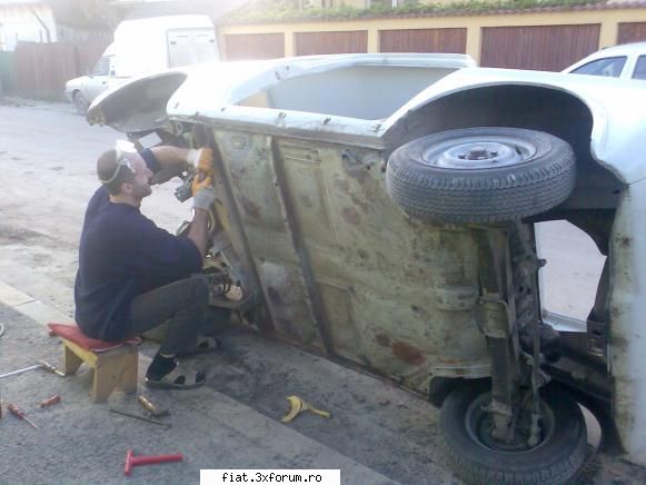 check this out ...masina mea - si curat asa cu daltita 4-5 zile,pina fac - Club Fiat 850