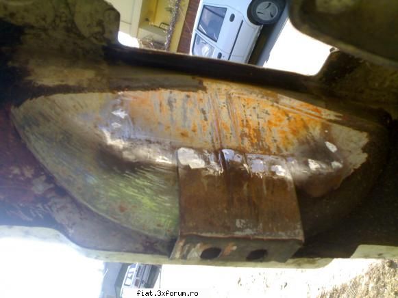check this out ...masina mea - cutia de baterie am scoso ,era muci.no , nici o - Club Fiat 850