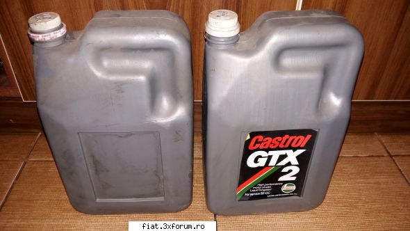 cumpar bidoane de ulei - 2 bidoane Castrol, unul nu mai are eticheta - Anunturi
