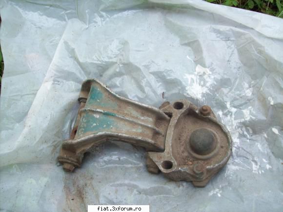 cumpar suport motor fiat 500 - caut un suport de motor de fiat 500, ca in poza - Bursa