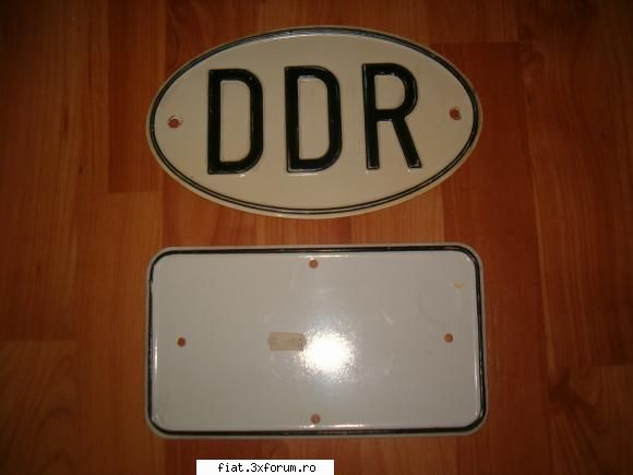 de vanzare diverse piese interesante - o placta DDR si o alta placuta, zic eu - Bursa