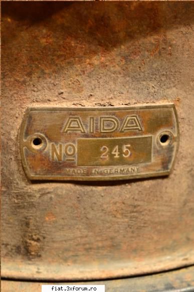 din poduri, beciuri, curti, garaje adunate - antique_house - Classic corner