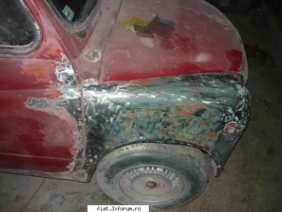 e mic si rosu dar a revenit la viata . - mai adaug citeva poze cu masina cind era in - Club Fiat 500 & 600
