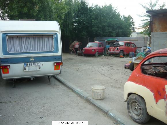 e mic si rosu dar a revenit la viata . - poze si cu surorile lui - Club Fiat 500 & 600
