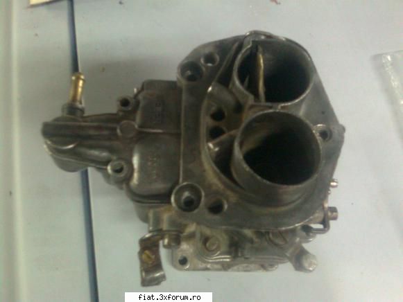 e mic si rosu dar a revenit la viata . - si una cu unu din carburatoare , ce dublu corp - Club Fiat 500 & 600