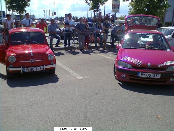 e mic si rosu dar a revenit la viata . - inca una asteptind intrarea pe pista , dar :( - Club Fiat 500 & 600