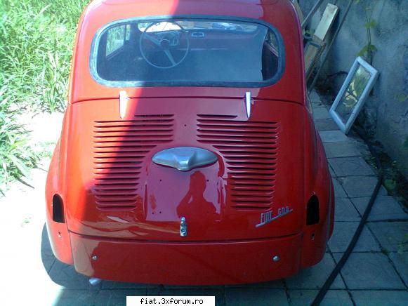 e mic si rosu dar a revenit la viata . - inca mai are de lucrat la ia dar o sa iasa o - Club Fiat 500 & 600