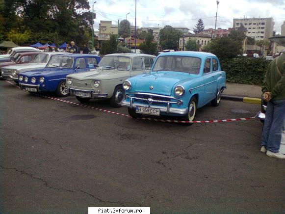 e mic si rosu dar a revenit la viata . - D citeva poze cu masinile participante - Club Fiat 500 & 600