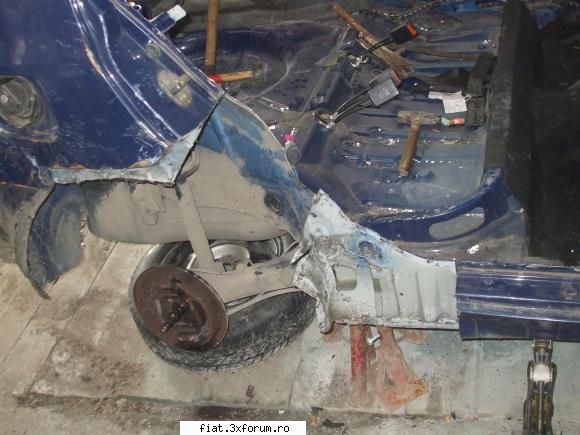 execut mecanica vopsitorie golf lovit intre masini