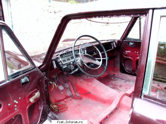 fiat 1800 exceptional - interioru nu e gata se tapiteaza tot in bucuresti - Club Fiat 1800