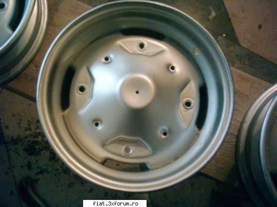 fiat 500 Part 1 - aici...dupa prima vopsire...urmeaza sa le fac shi - Club Fiat 500 & 600