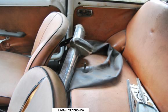 fiat 850 din 1966 pentru piese - Scaun șofer descusut - Bursa