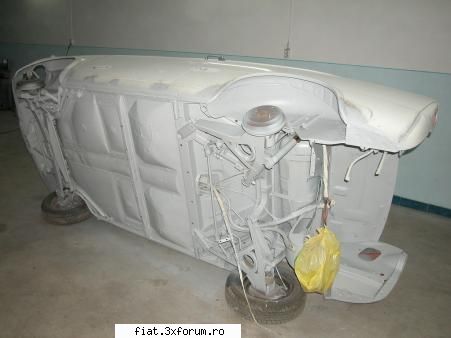 fiat 850 in curs de restaurare - masina dezechipata si dupa grund - Masina mea