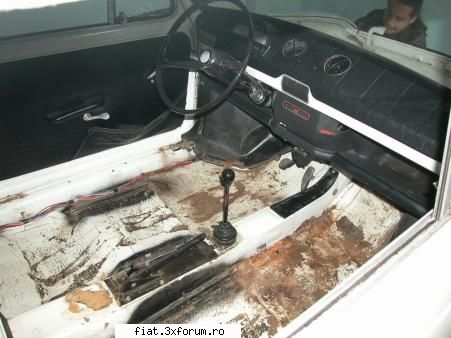 fiat 850 in curs de restaurare - Initial am vrut sa o antifonez dar cand am - Masina mea