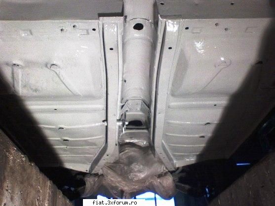 fiatu meu - azi am dat 2 straturi de grund, urmeaza - Club Fiat 1300&1500