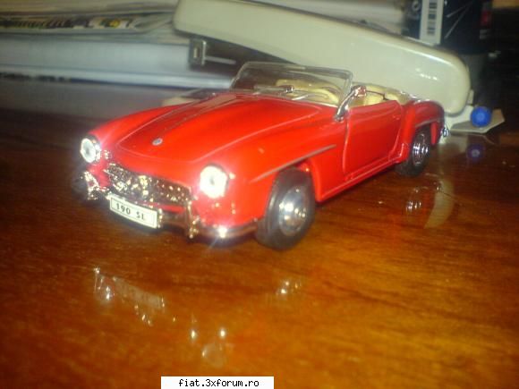 frumuseti suprinse nu tocmai in trafic :) - mercedes 190 sl - Discutii libere
