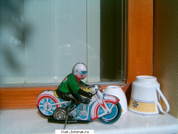 jucarii vechi,antice si de demult, din tabla litograafiata - MOTOCICLETA DE CAPACITATE - Classic corner