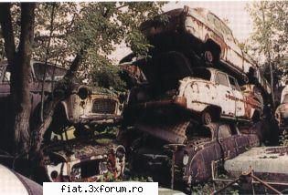 junk yarduri din toata lumea - opeluri parca si un jaguar..nu-mi dau seama exact - Classic corner