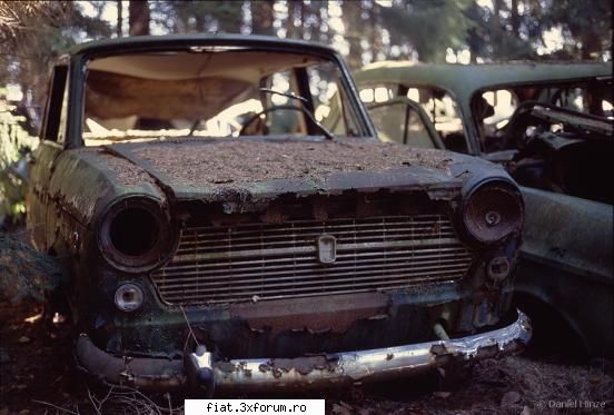 junk yarduri din toata lumea - este un cimitir de masini uitat de Dumnezeu - Classic corner