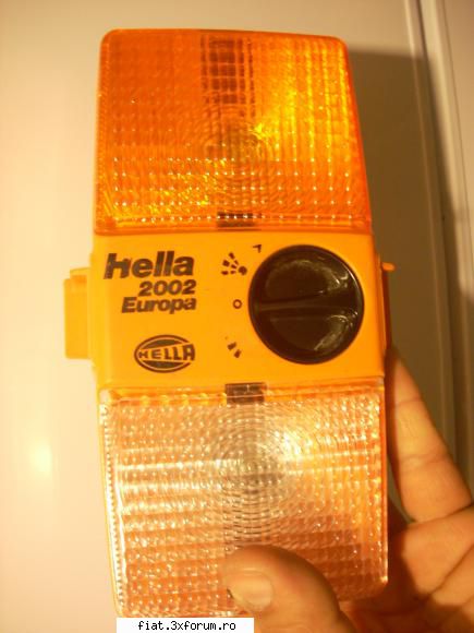 lampi semnalizare urgenta - A ramas lampa HELLA . Pret 30 lei - Anunturi