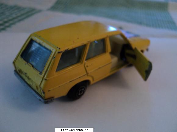 macheta mica - Renault 12 TS - se deschid usile din fata - Anunturi